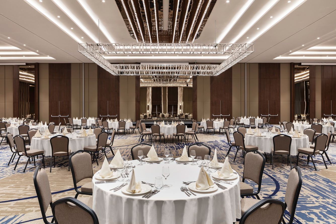 mc-navmc-ballroom-round-tabl-13143-34522_Classic-Hor